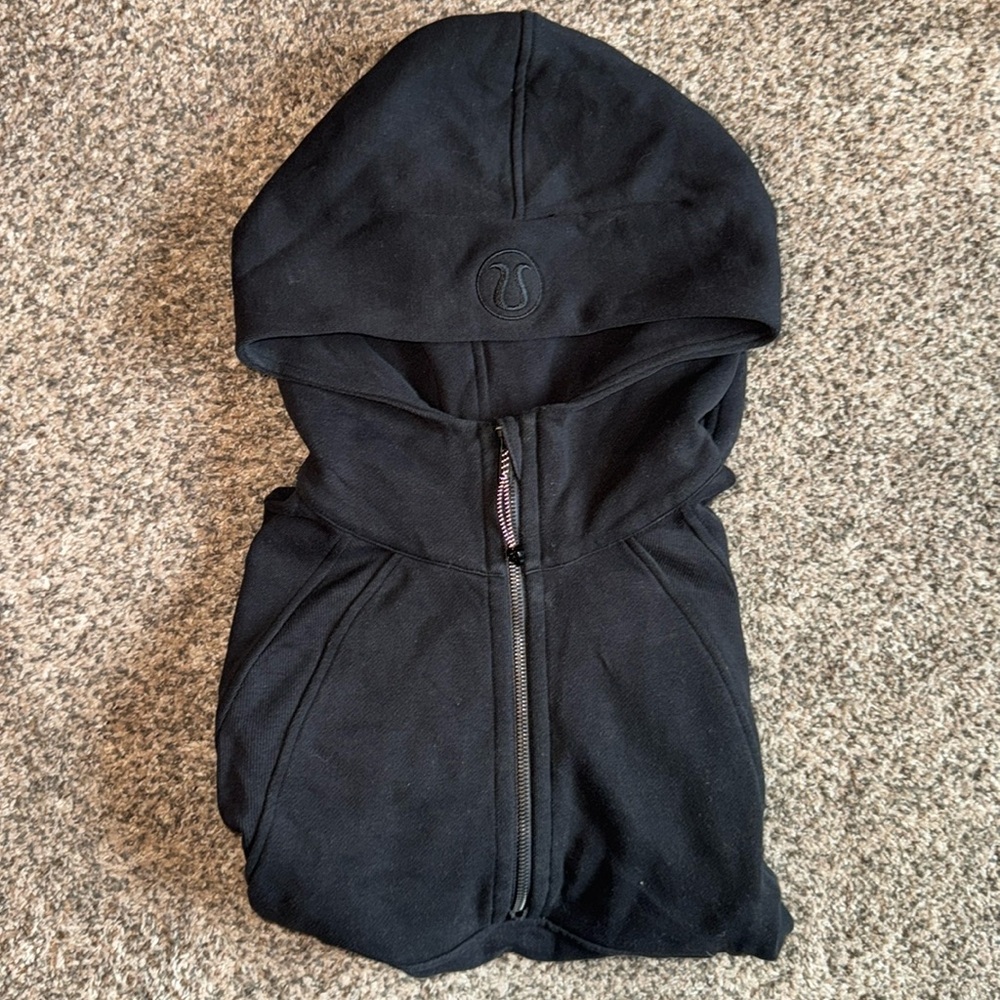 Lululemon scuba half zip hoodie! 🖤